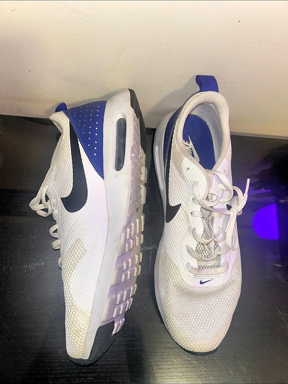 Nike Air Max Oketo White & Blue Sneakers